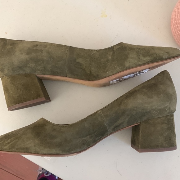 Franco Sarto ‘Callan’ Pointed Toe Pump green suede leather EUC - Picture 11 of 16